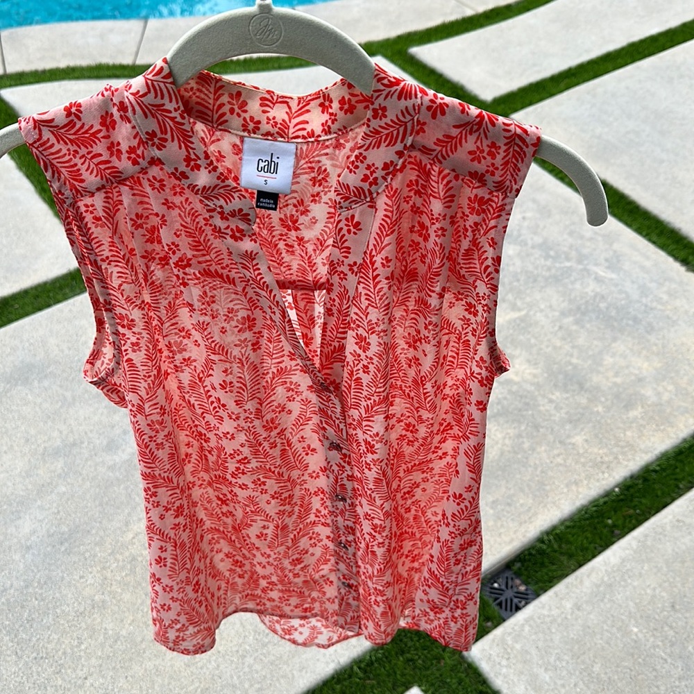 ⭐️⭐️Cabi size small sleeveless 🌸🌸